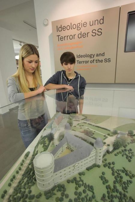 „Die SS und Wewelsburg“ (Foto: Oliver Krato für das Kreismuseum Wewelsburg)